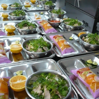 Đồng Nai – Nâng chất lượng bữa ăn giữa ca cho công nhân