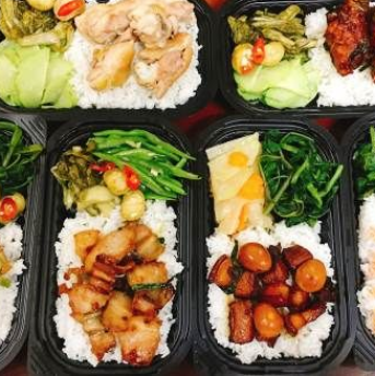 SỰ TIỆN LỢI CỦA SUẤT ĂN CÔNG NGHIỆP.