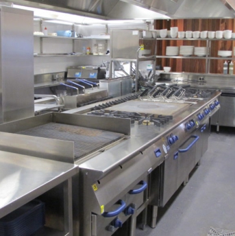 Các yếu tố cần xem xét khi lựa chọn thiết bị bếp ăn công nghiệp