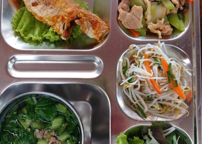Cơm Cá hường chiên  + Heo xào củ quả